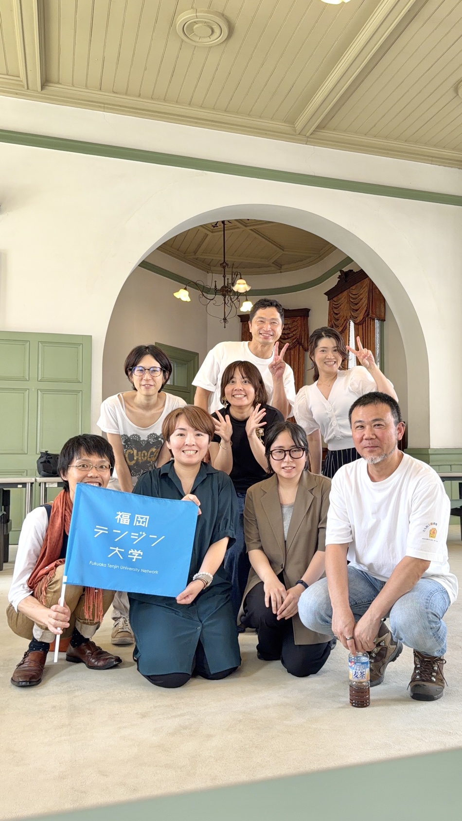 福岡テンジン大学の授業後に集まった参加者と福岡を元気にするラジオ関係者